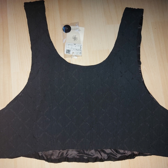 Mango Black Crop With Buttons - Picture 5 of 6